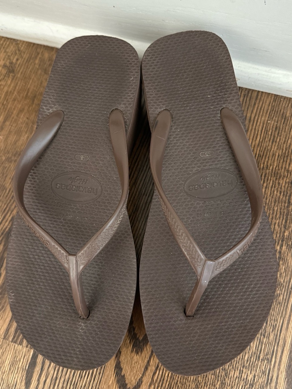 Havaianas High Chocolate Brown Flip Flops size 38